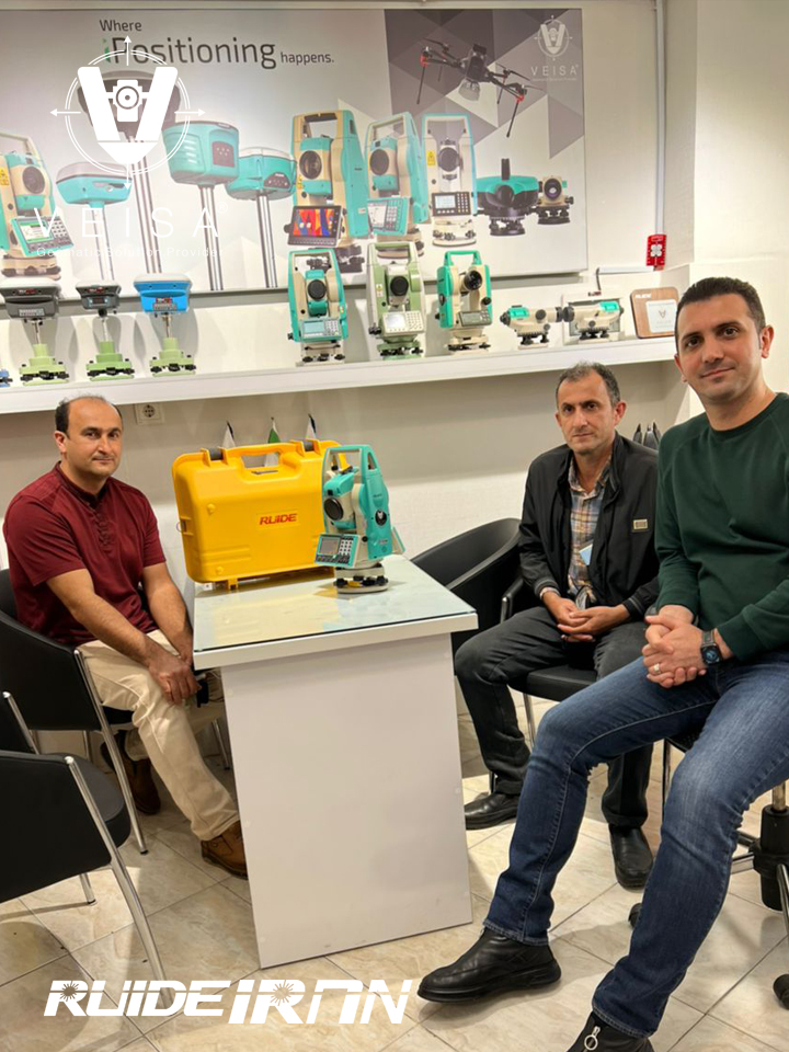 جناب آقایان مهندس برادران قناعی عزیز دوست و مشتری قدیمی بازرگانی ویسا خریدار توتال استیشن جدید روید RCS2022