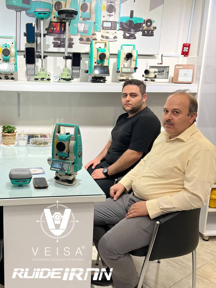 جناب آقای مهندس عزیزی خریدار ست جذاب گیرنده مولتی فرکانسR93i و توتال استیشن RQS ساخت کمپانی بزرگ روید، سپاس از اعتماد شما